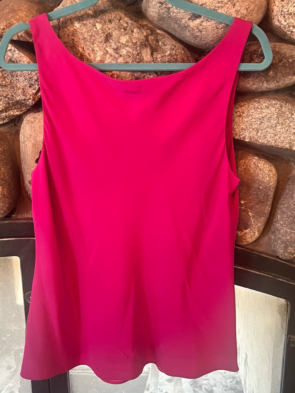 Lafayette 148 New York Fuchsia Sleeveless Scoop Neck Shell Top - Picture 2 of 5